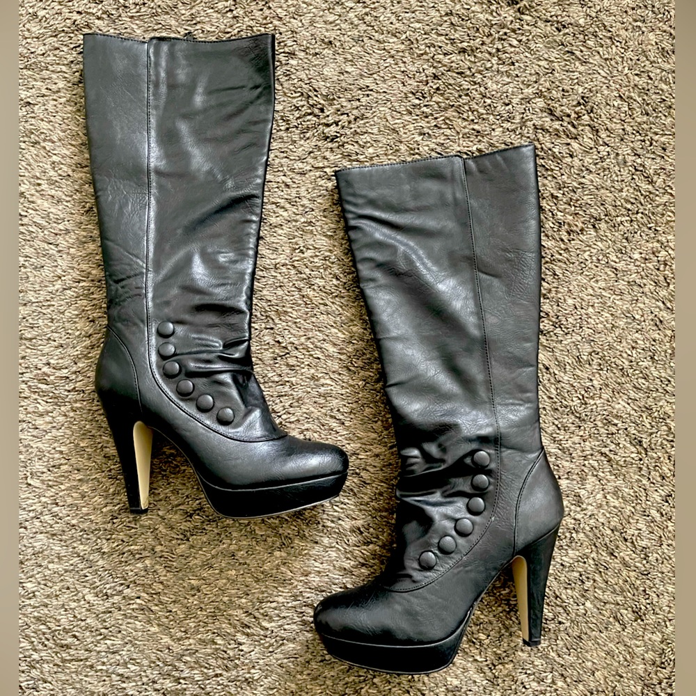 Madden Girl size 9 Black boots
